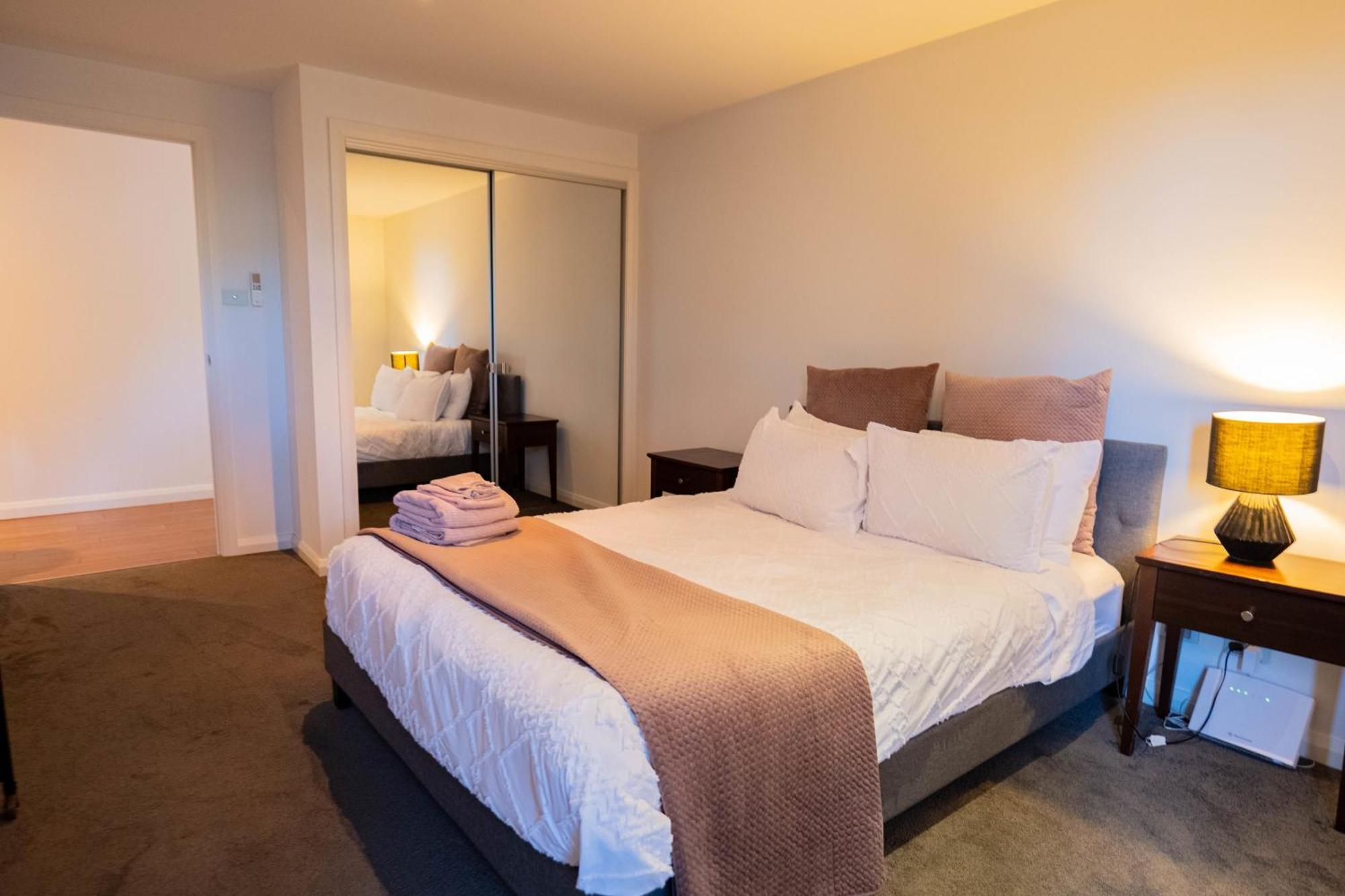 Yarralumla Large Executive 3 Bedroom מראה חיצוני תמונה